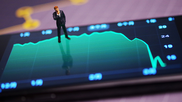 包含币安遭遇大幅下滑超24%，投资者恐慌性抛售！的词条