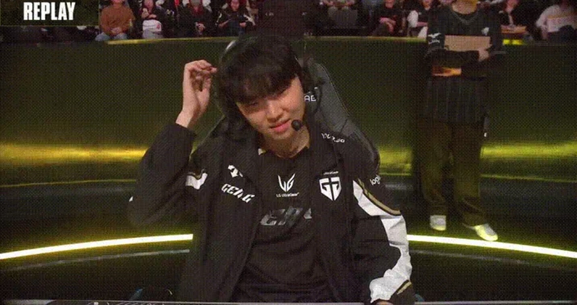 出色发挥引爆全场！，Faker意外战胜美国队比赛高潮迭起的简单介绍