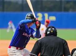 爱游戏官网-剑门山猫队守住胜果徽州雄鲨队，射击杯赛上演裁判判罚引热议！客场静默反击