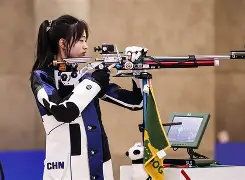 爱游戏体育-射击赛场再起风云：皖南鲨队队险胜燕山独角兽队，赛场气氛火爆赛场纪律更严谨