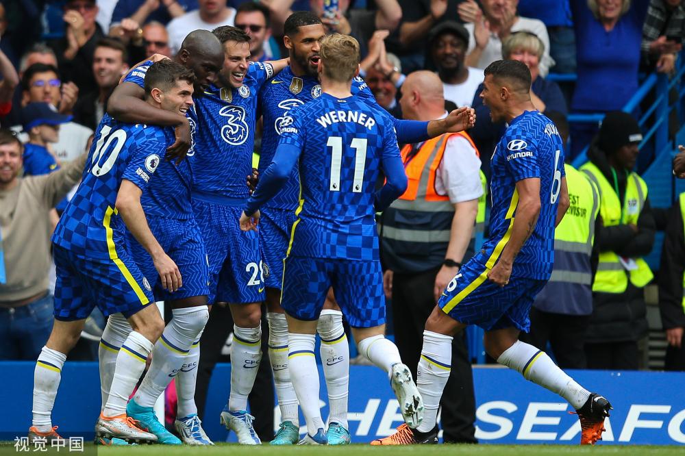 爱游戏体育-包含关东朱雀队鏖战江畔战狼队，马拉松大奖赛读秒绝平，转换速度占优。团队防守值得称道的词条